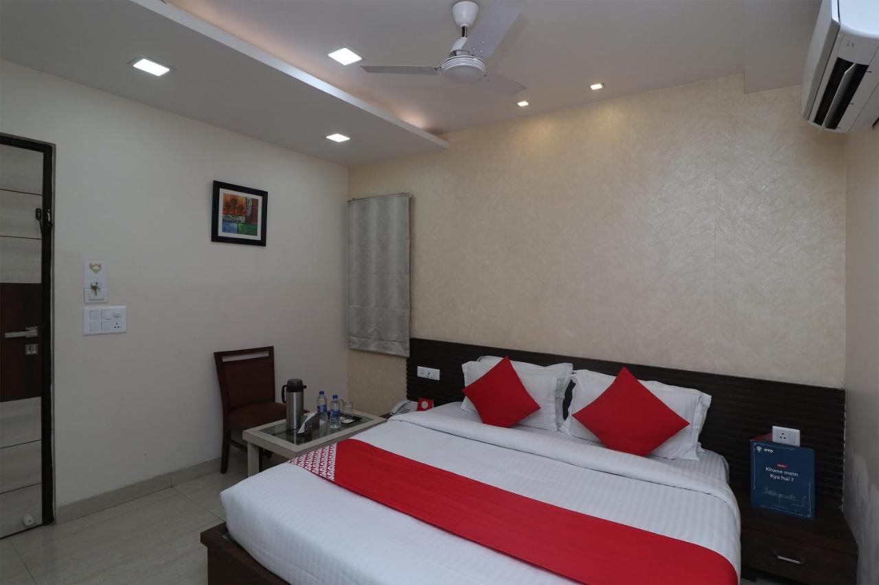 Oyo 29382 Golden Laurel Inn Deoria Exterior photo