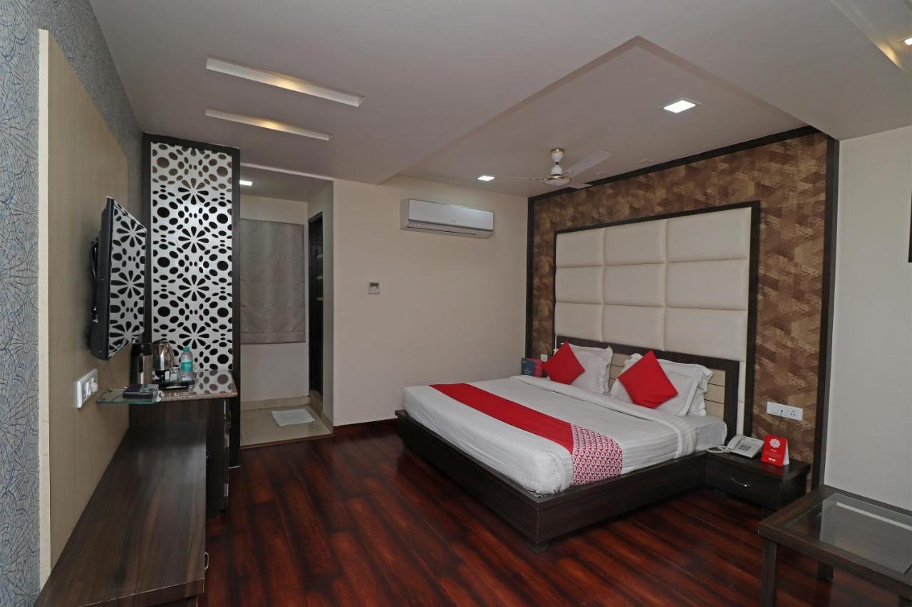 Oyo 29382 Golden Laurel Inn Deoria Exterior photo