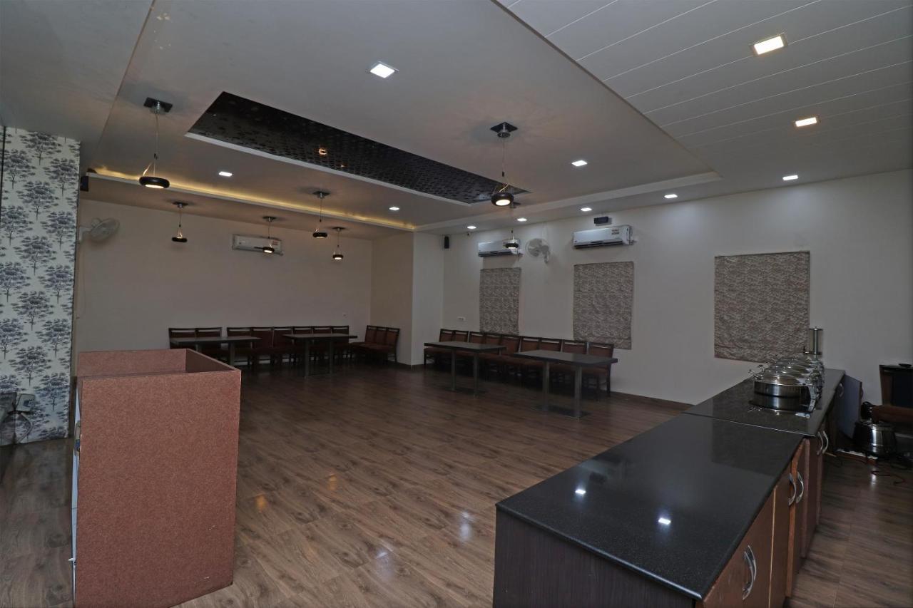 Oyo 29382 Golden Laurel Inn Deoria Exterior photo