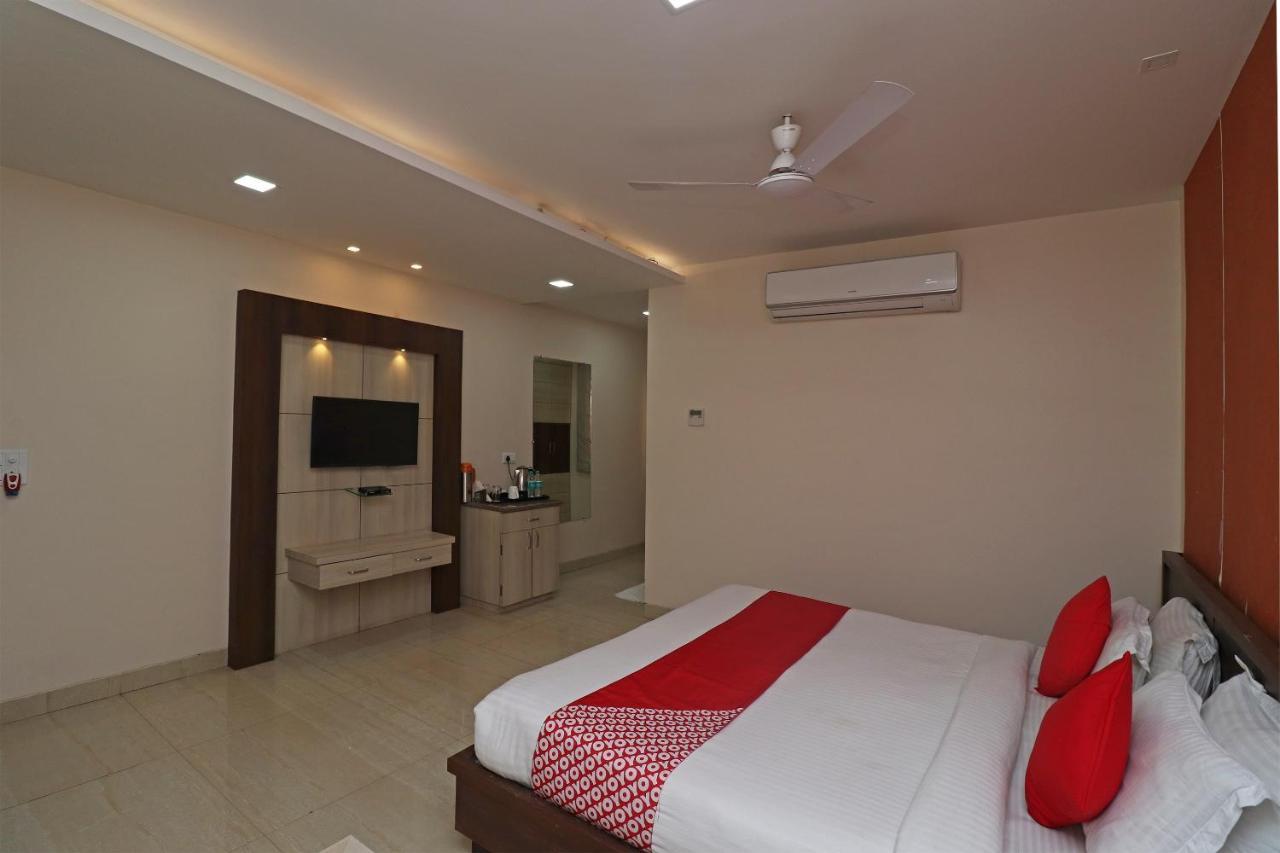 Oyo 29382 Golden Laurel Inn Deoria Exterior photo