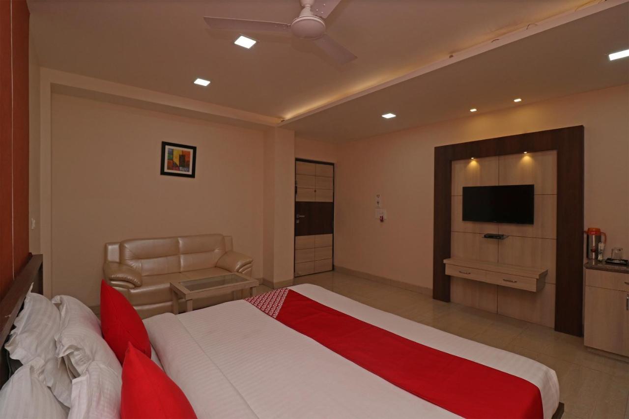 Oyo 29382 Golden Laurel Inn Deoria Exterior photo