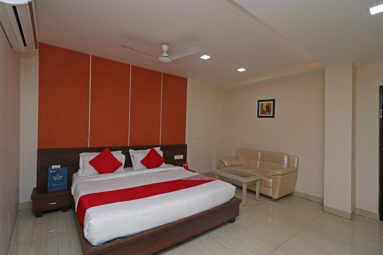 Oyo 29382 Golden Laurel Inn Deoria Exterior photo
