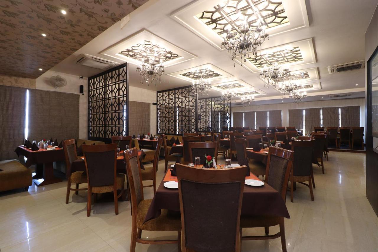 Oyo 29382 Golden Laurel Inn Deoria Exterior photo