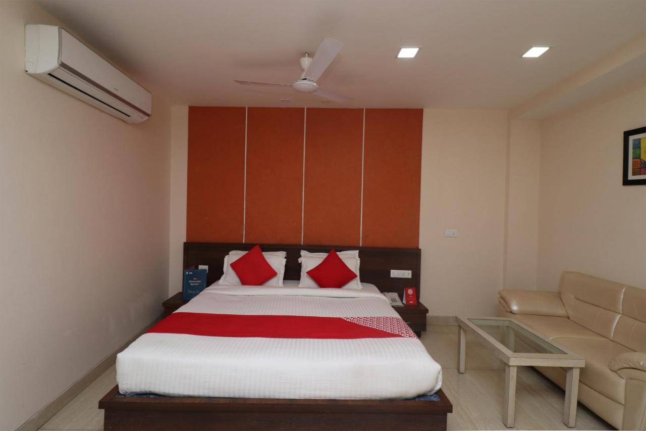 Oyo 29382 Golden Laurel Inn Deoria Exterior photo