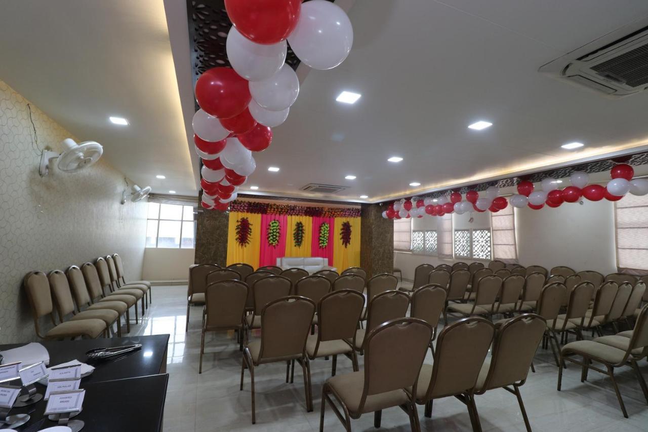 Oyo 29382 Golden Laurel Inn Deoria Exterior photo