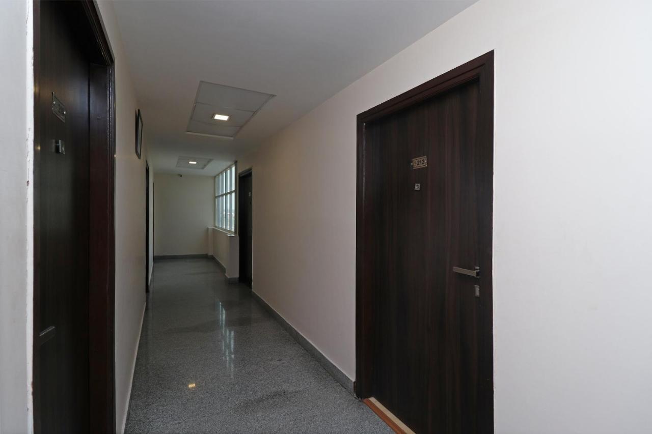 Oyo 29382 Golden Laurel Inn Deoria Exterior photo