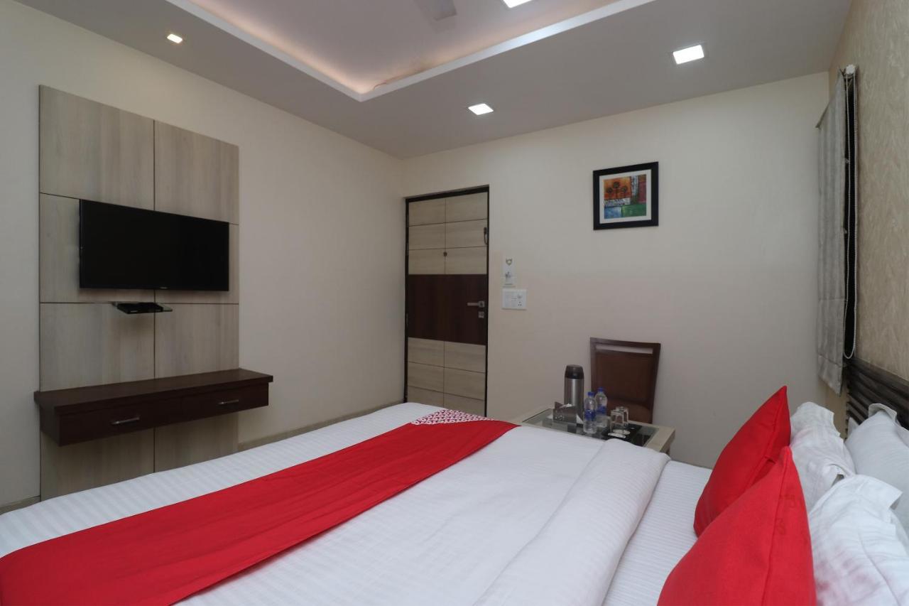 Oyo 29382 Golden Laurel Inn Deoria Exterior photo
