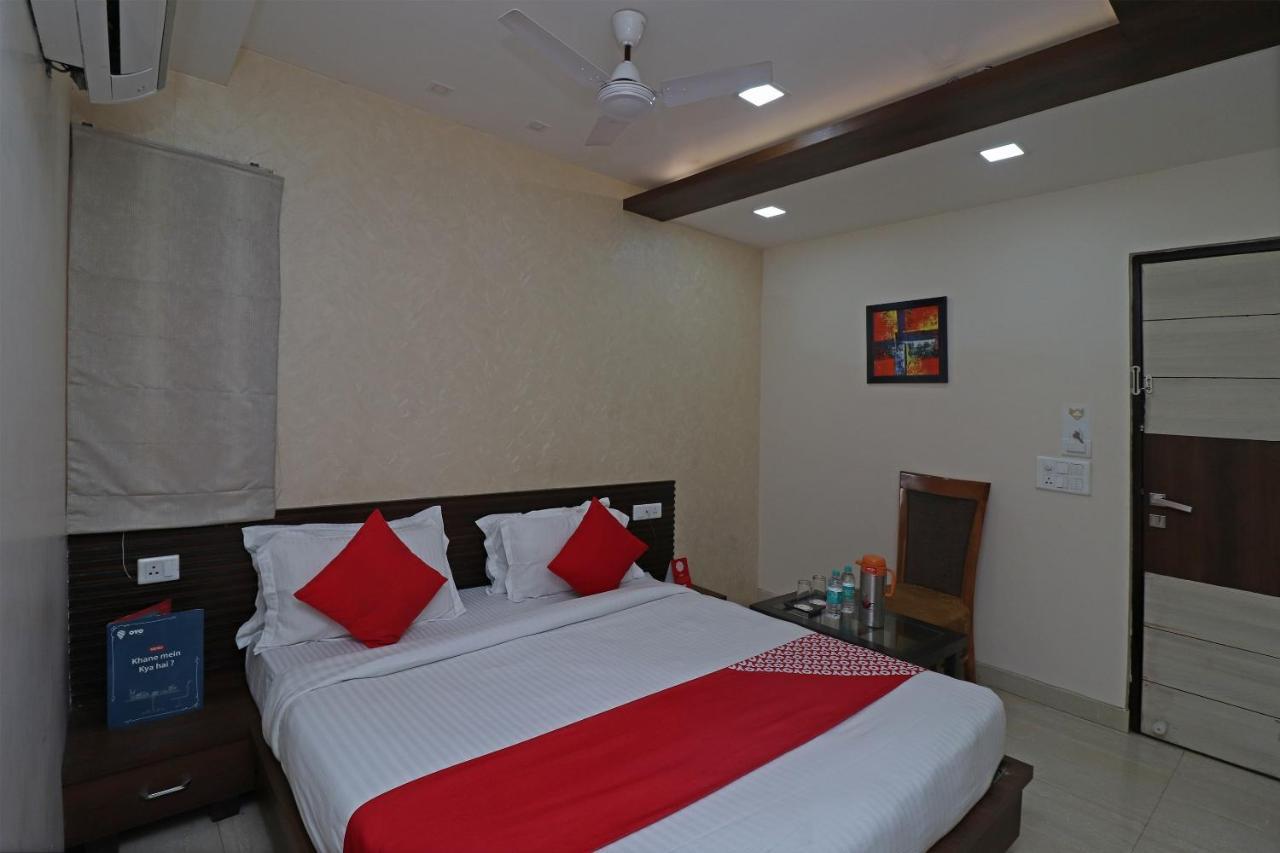 Oyo 29382 Golden Laurel Inn Deoria Exterior photo