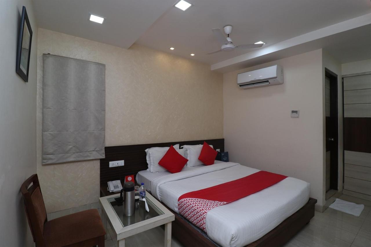 Oyo 29382 Golden Laurel Inn Deoria Exterior photo